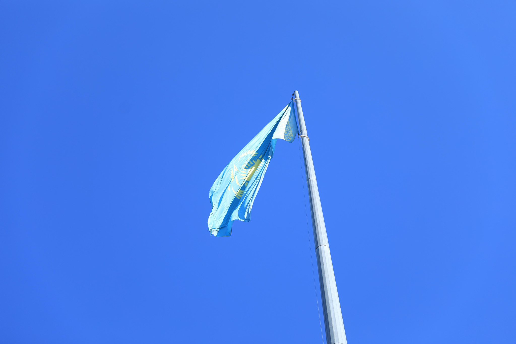 Республика күні Ақтөбеде Мемлекеттік Туды көтеру салтанаты өтті