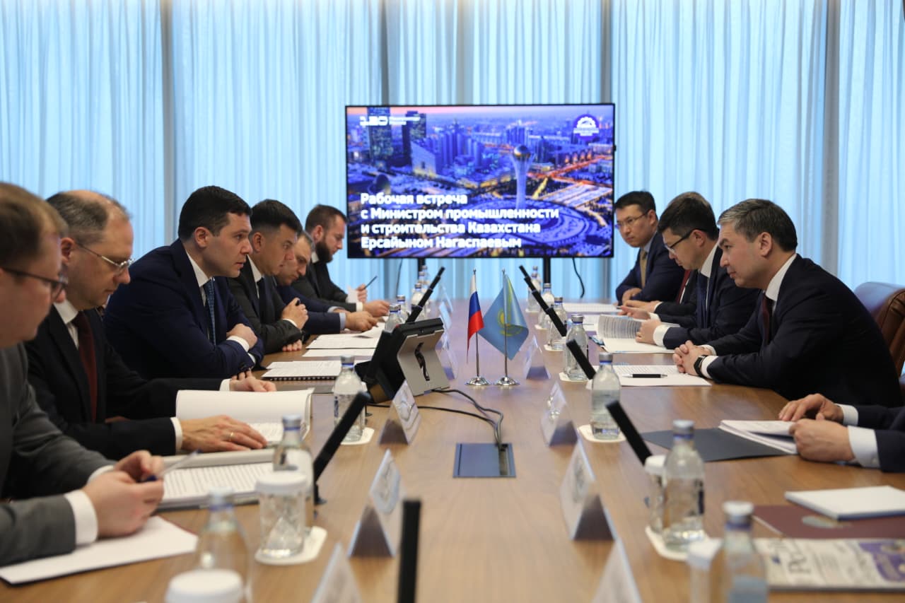 Өнеркәсіптік әріптестікті нығайту: Е.Нағаспаев ресейлік әріптесімен келіссөздер жүргізді