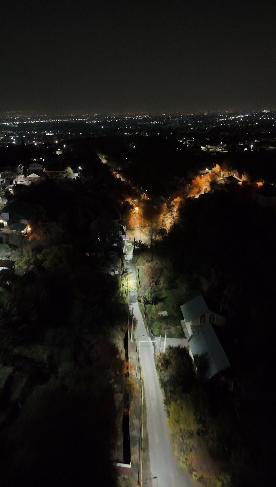 Наурызбай ауданының 51 көшесінде жарықтандыру жүйесі жаңғыртылып жатыр