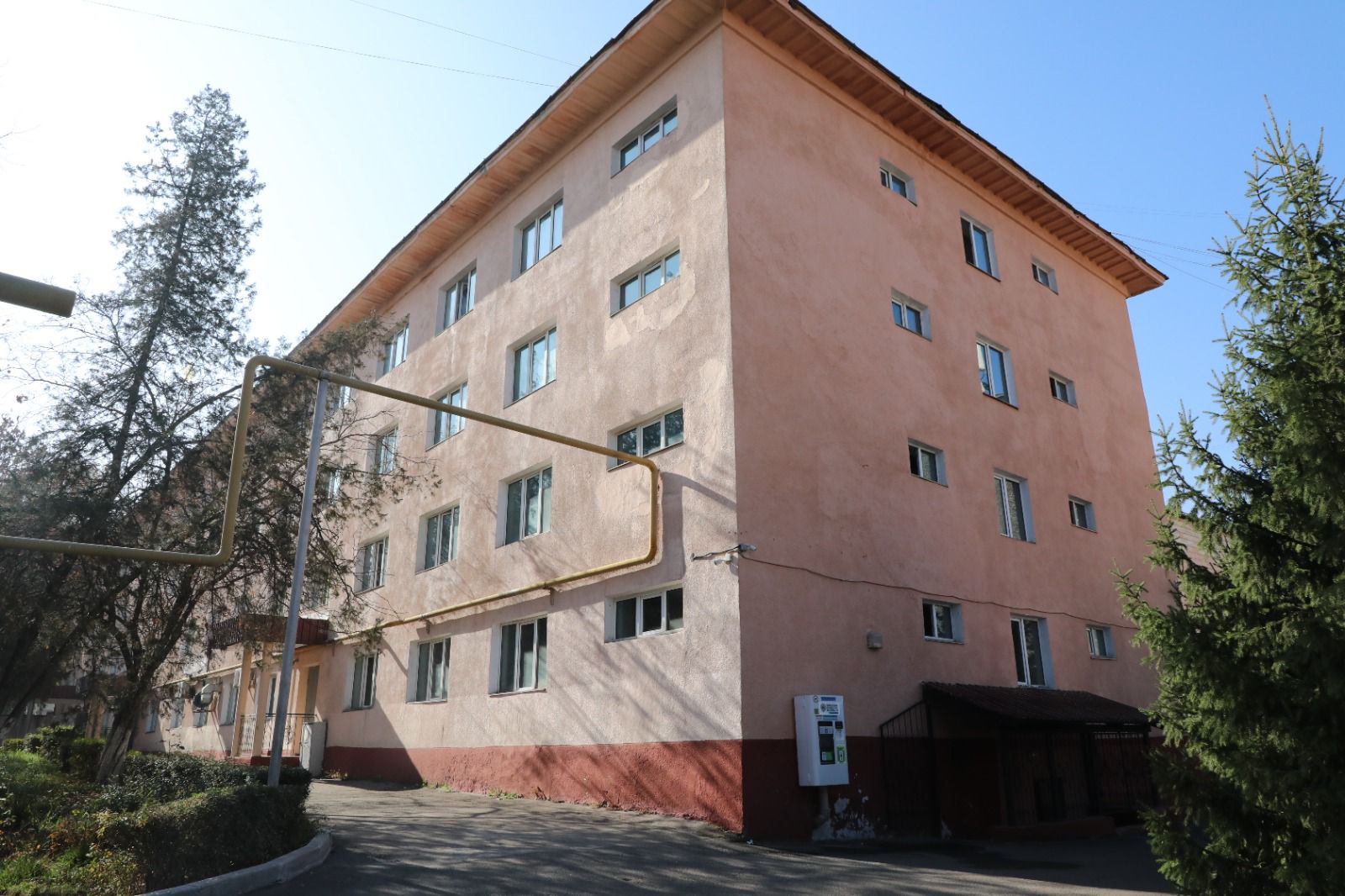 Алматы қаласы әкімінің орынбасары Абзал Нүкенов студенттік жатақханалардың құрылыс барысын тексерді