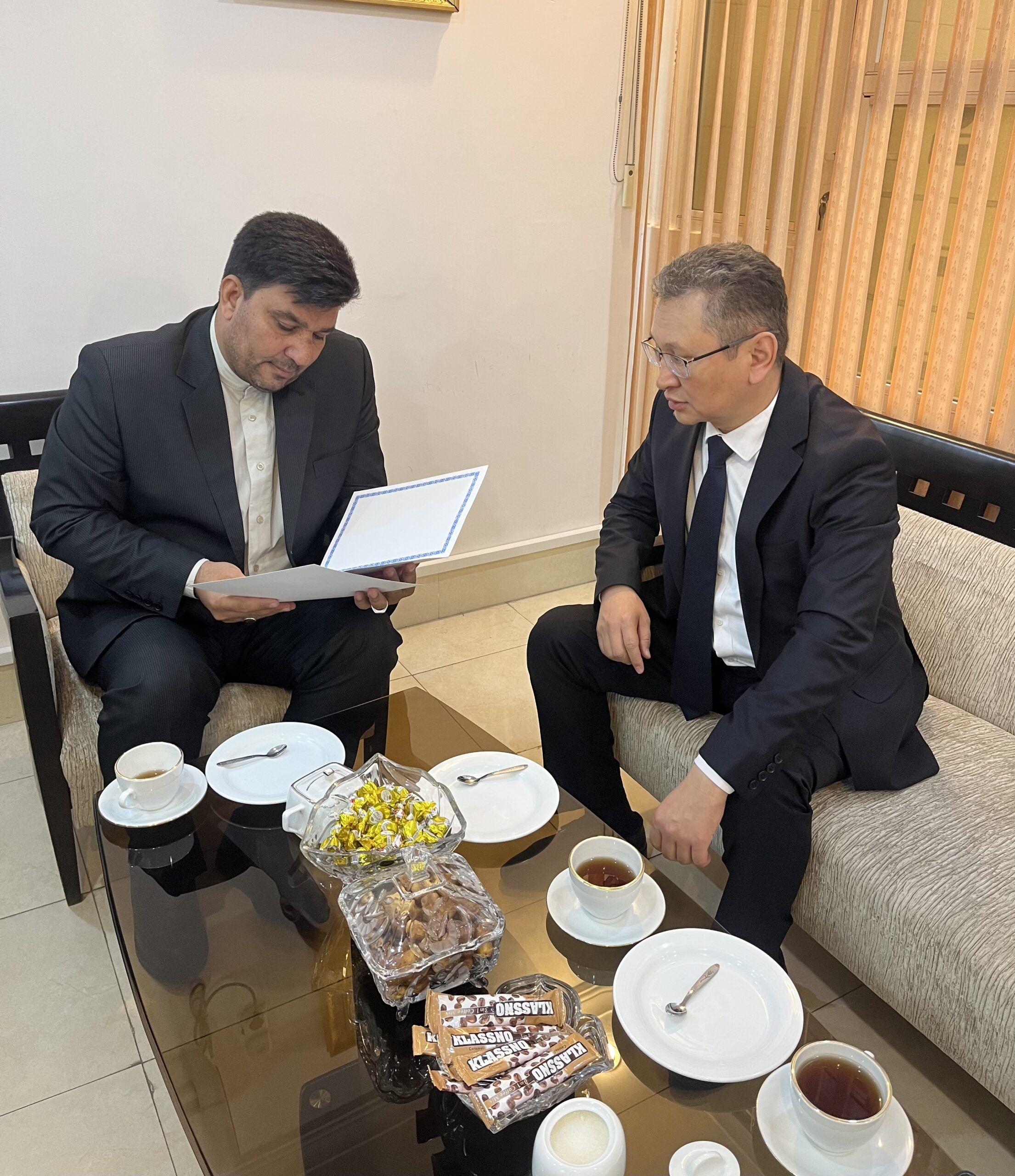 Қазақстан консулдығының жаңа басшысы Иранның Сыртқы істер министрлігінің Хормозгандағы өкілдігінің басшысымен кездесті