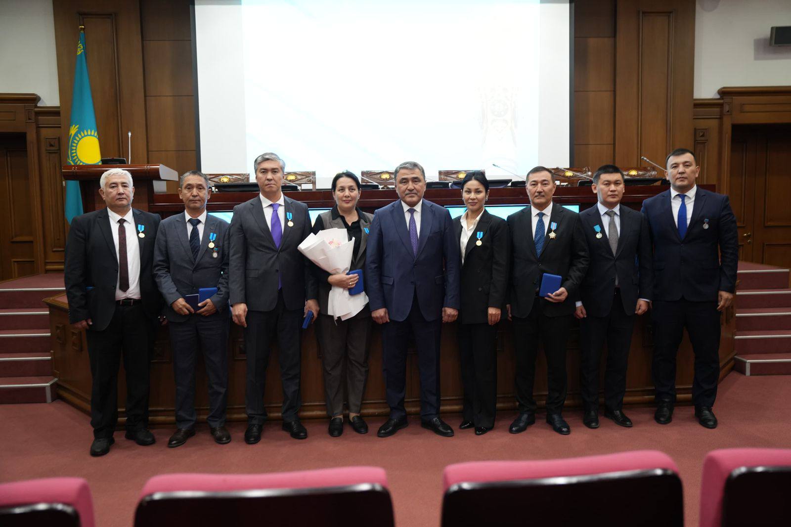 Республика күніне орай су шаруашылығы саласының 266 маманы мемлекеттік және ведомстволық наградалармен марапатталды