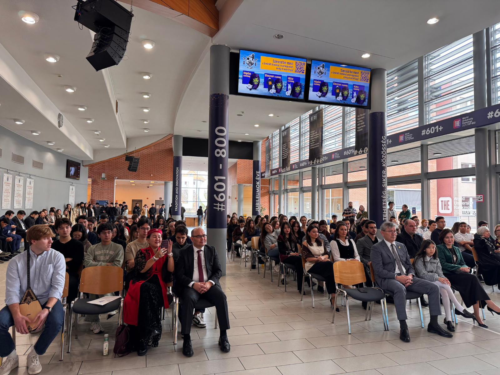 Мажарстандағы қазақстандықтар  Қазақстан Республикасының Республика күнін мерекеледі