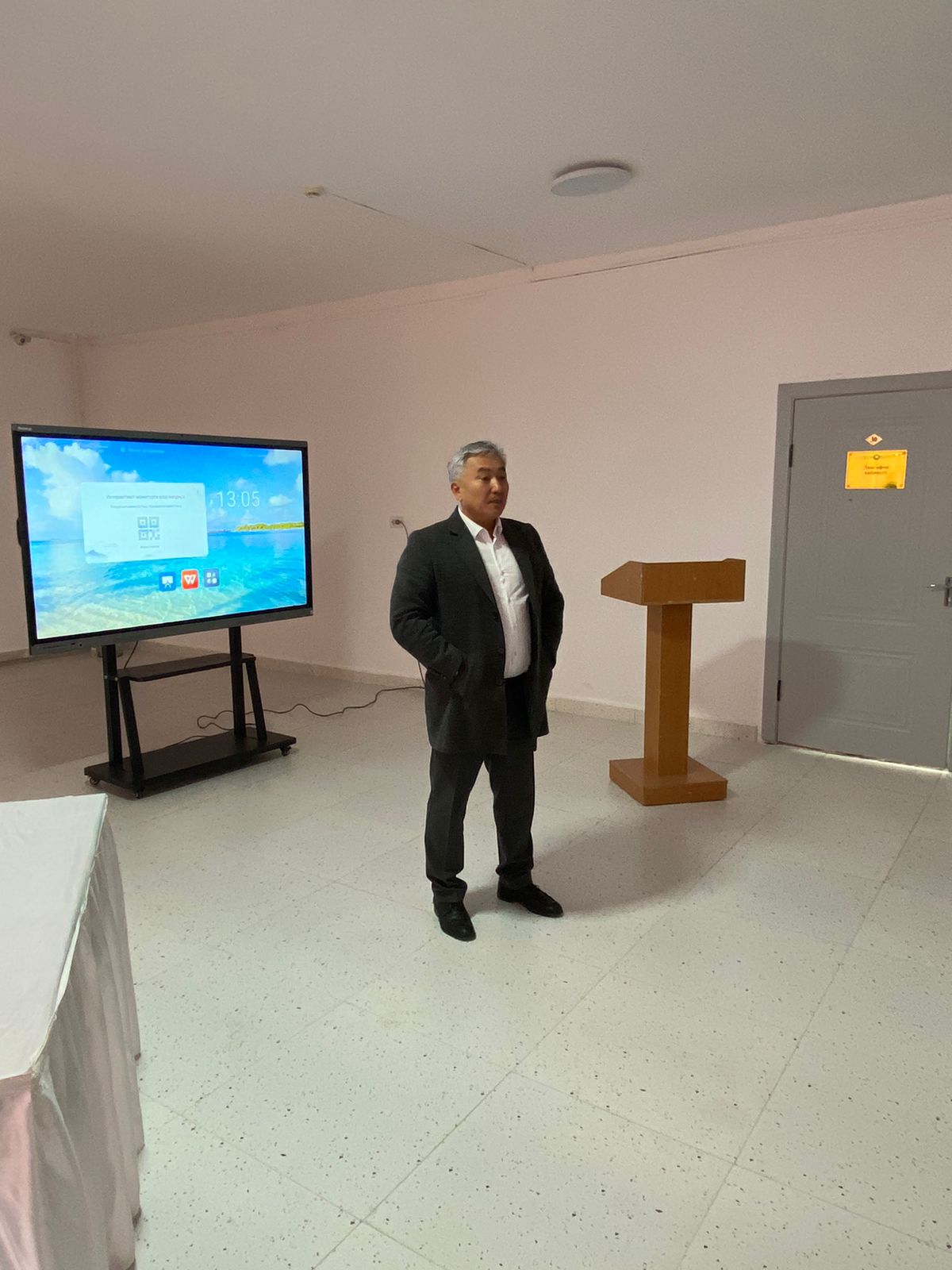 2025 жылдың 29 қазан күні Бастөбе ауылдық округінің әкімі Ким Эдуард Афанасьевич Жылыбұлақ орта мектебінде Жылыбұлақ ауыл тұрғындарымен кездесуі өтткізді.