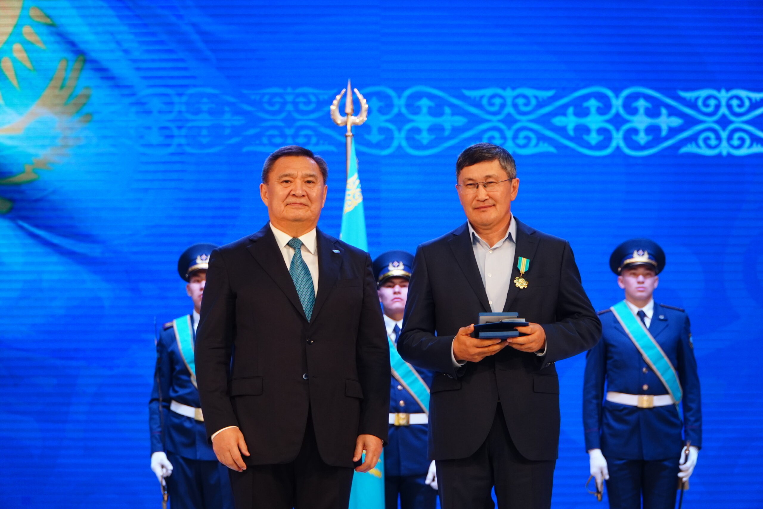 Республика күні қарсаңында Целиноград ауданының өкілдері мемлекеттік наградалармен марапатталды