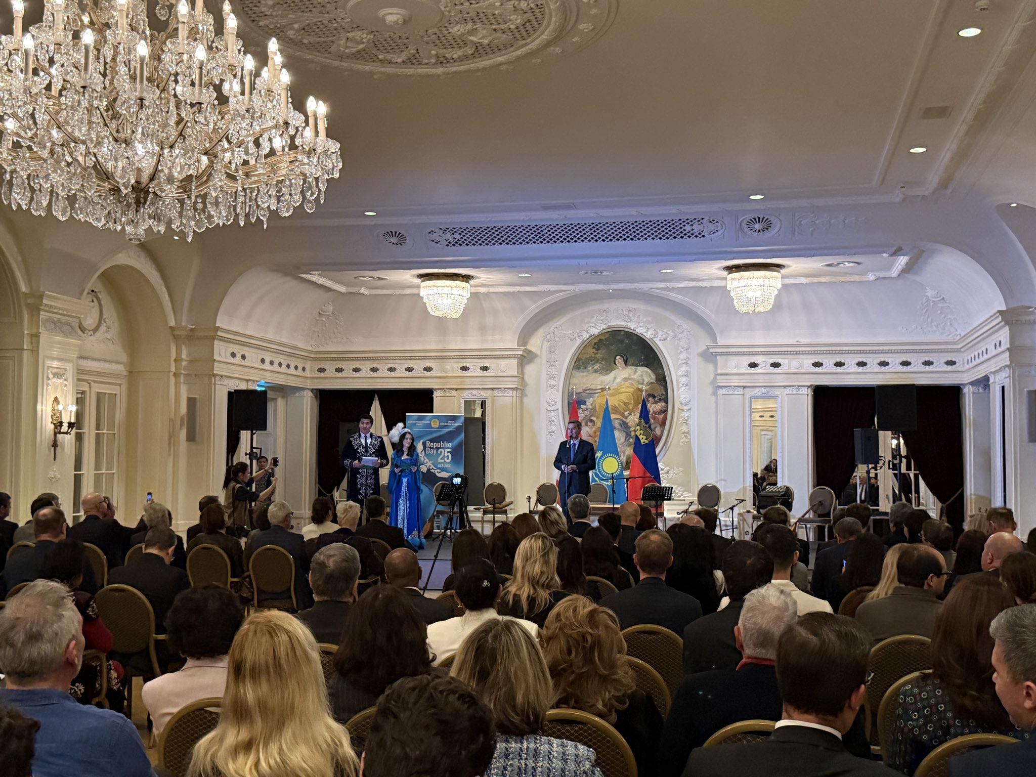 Бернде Қазақстанның Республика күні мерекелді