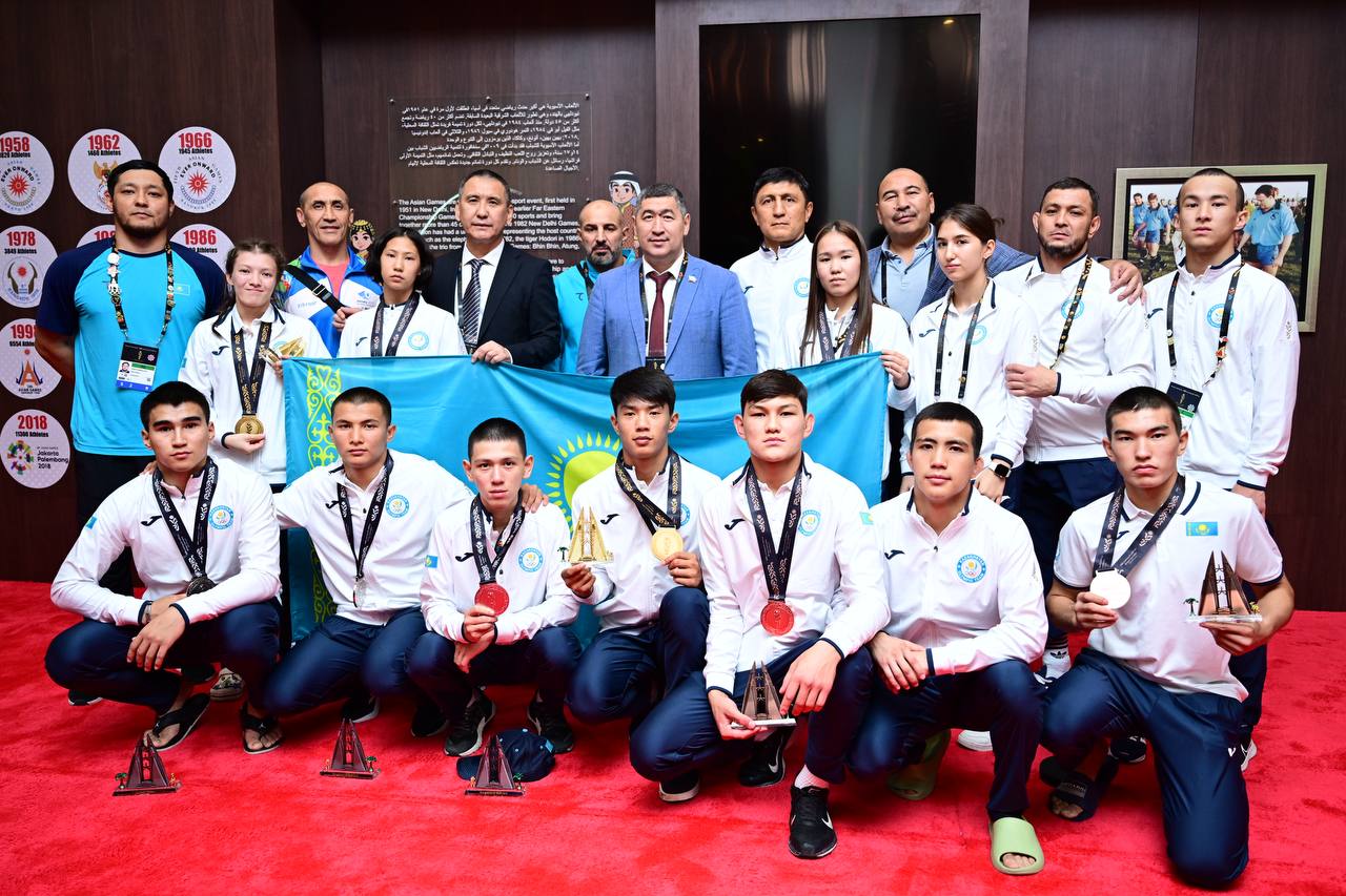 Комитет төрағасы Азия ойындарының жас жүлдегерлері – аралас жекпе-жек  жеңімпаздарын құттықтады