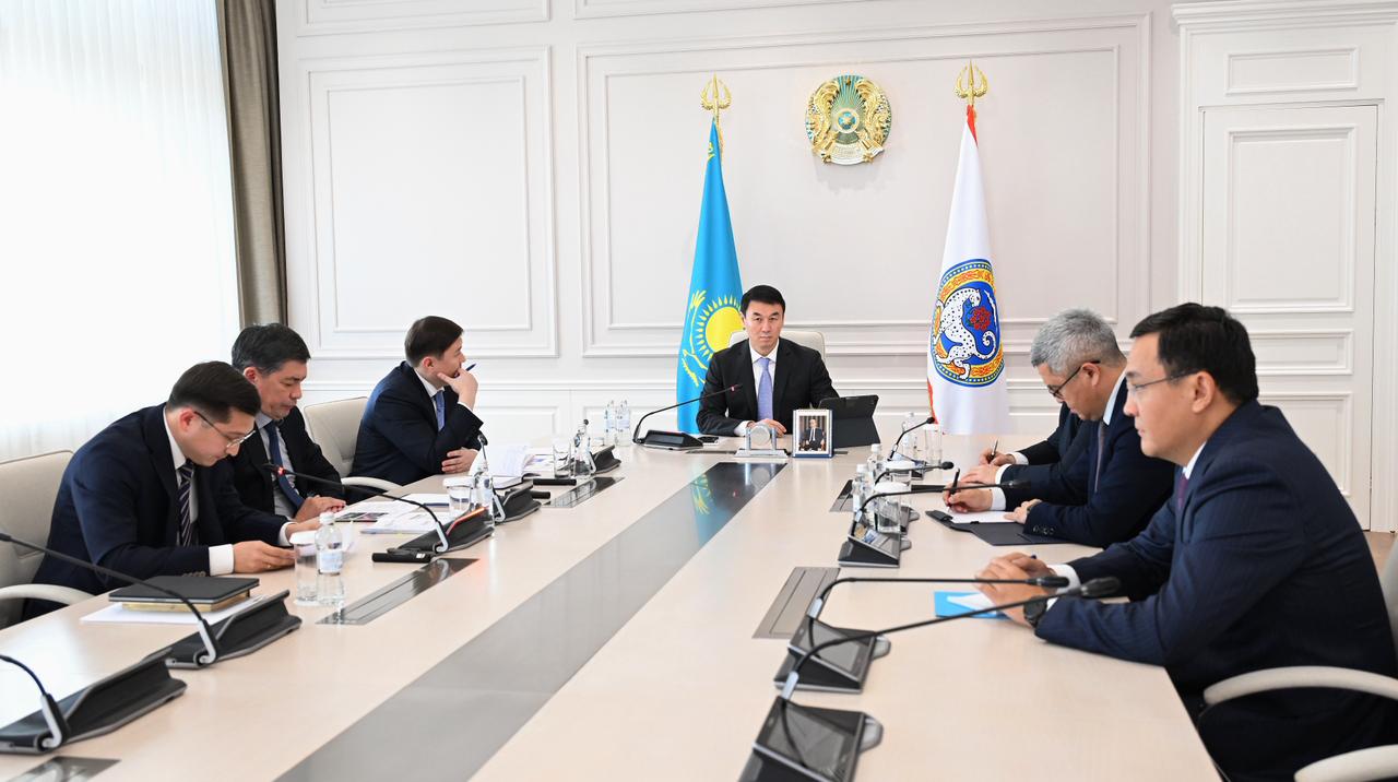 Алматы әкімі қала тазалығын бақылауға алу мен тұрғындардың өтінішіне жедел жауап беруді тапсырды