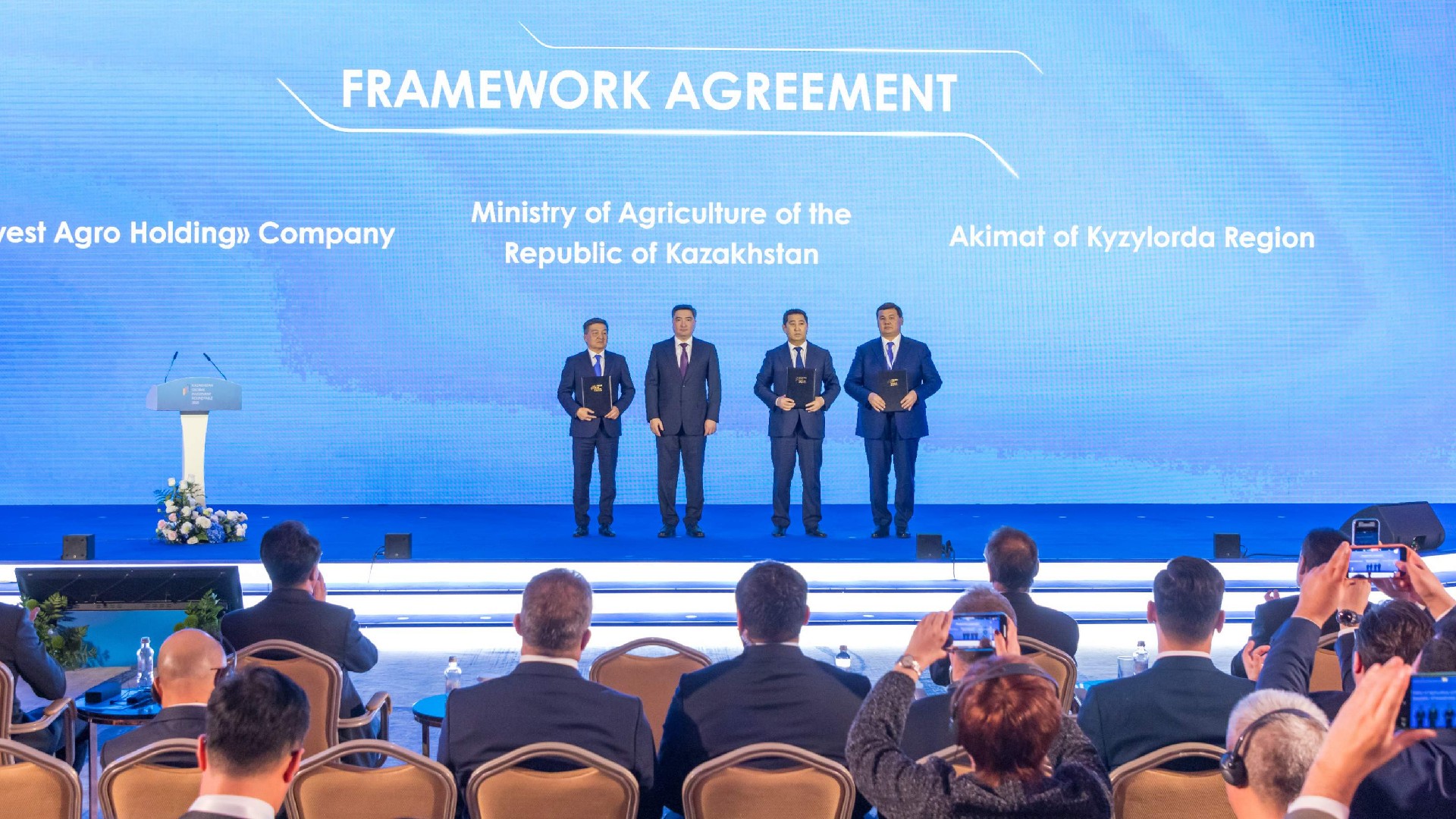 «Қазақстан ұзақмерзімді инвестициялар үшін ашық және болжамды ел болып қала береді» — Олжас Бектенов KGIR-2025 алаңында