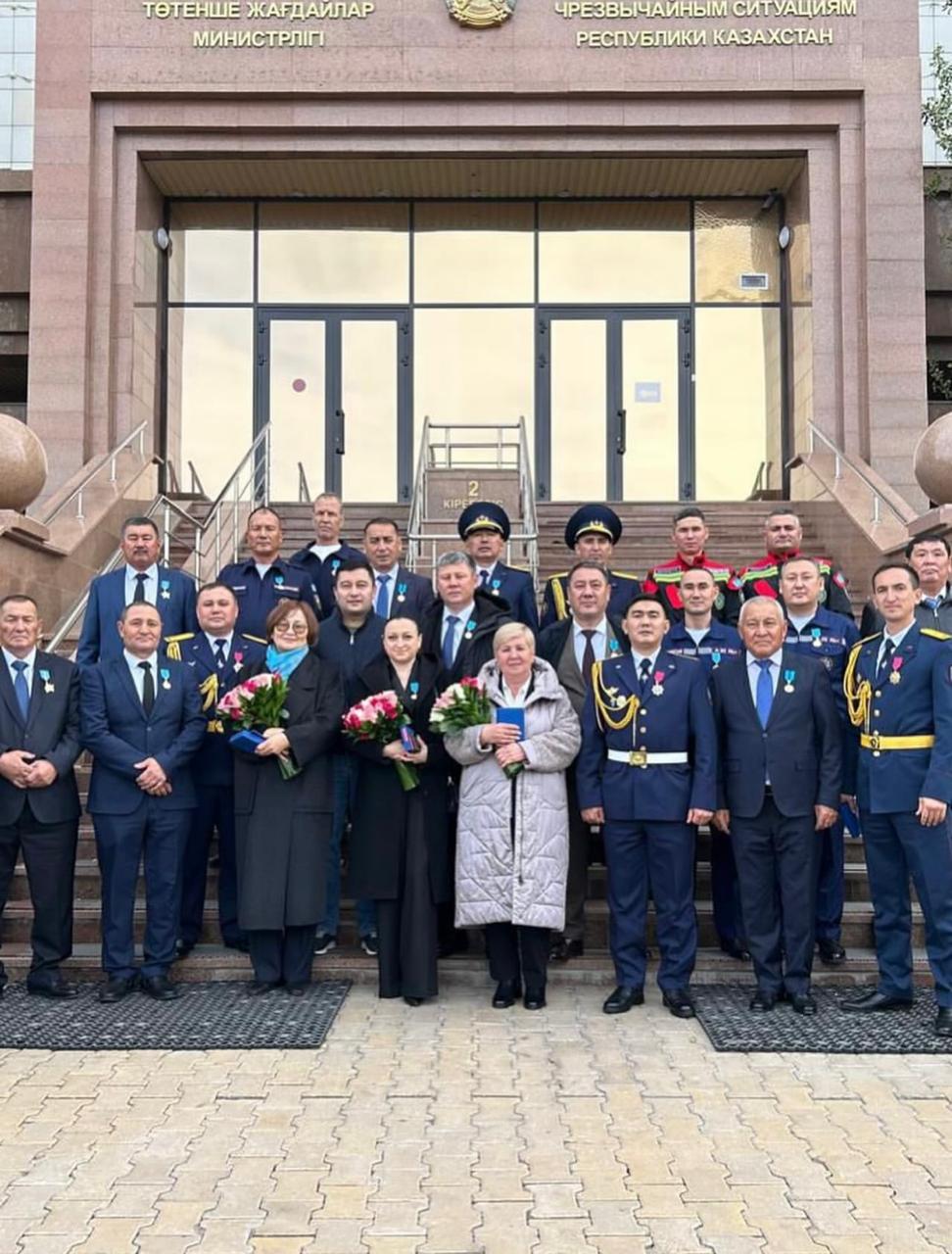 Мемлекет басшысы Қасым-Жомарт Тоқаев қызметтік борышын орындау кезінде көрсеткен ерлігі мен жанқиярлығы үшін бір топ құтқарушыны арнайы марапаттады