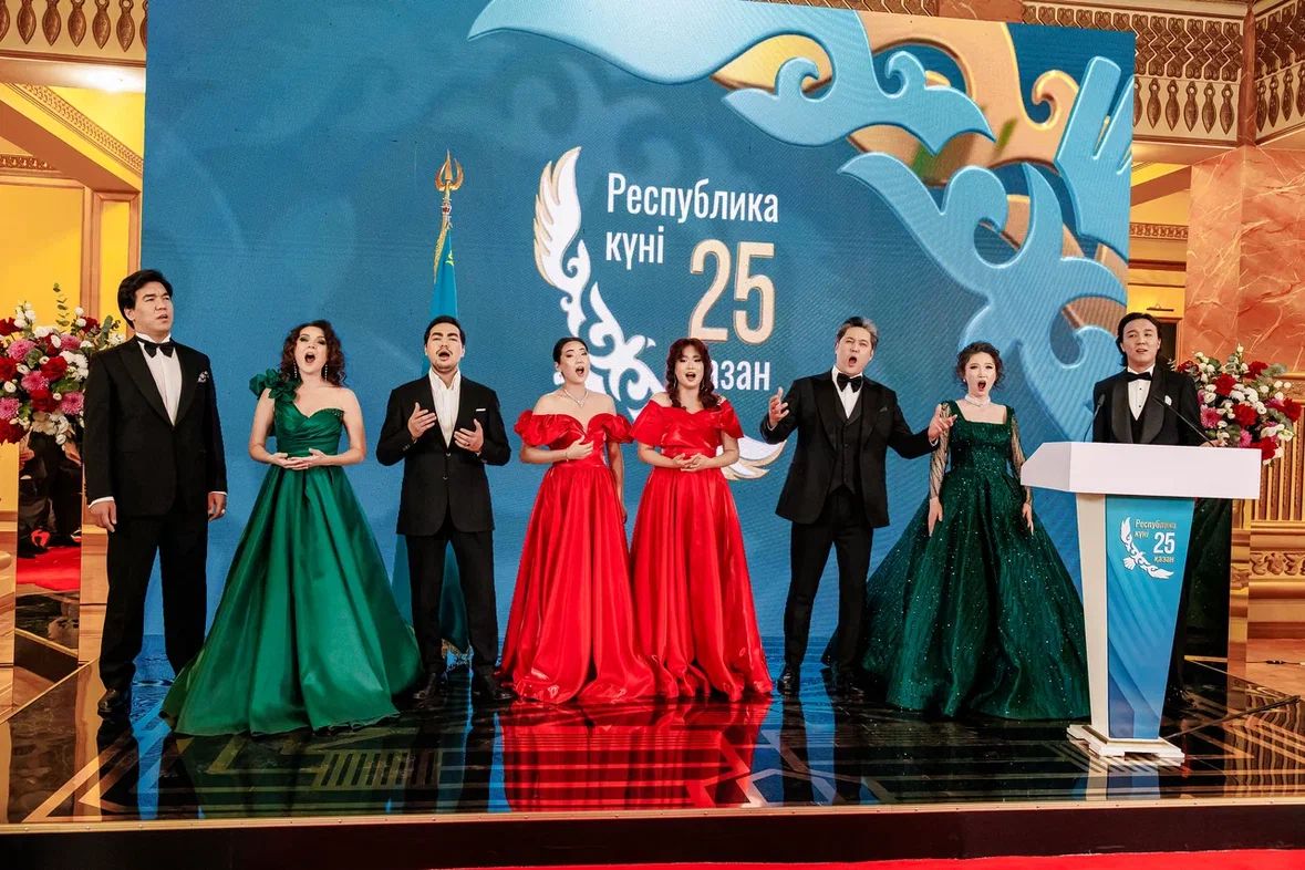 Алматыда Республика күніне орай мәдениет және ақпарат саласының қызметкерлері марапатталды