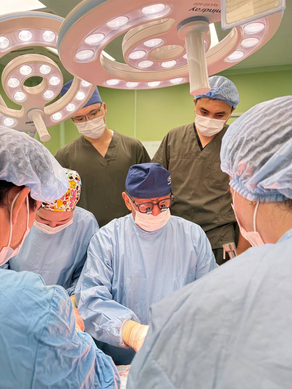 АЛМАТЫДА КӨП АҒЗАЛЫҚ ДОНОРЛЫҚ ПРОЦЕСС ӨТТІ: АЛТЫ ПАЦИЕНТТІҢ ӨМІРІ САҚТАЛЫП ҚАЛДЫ