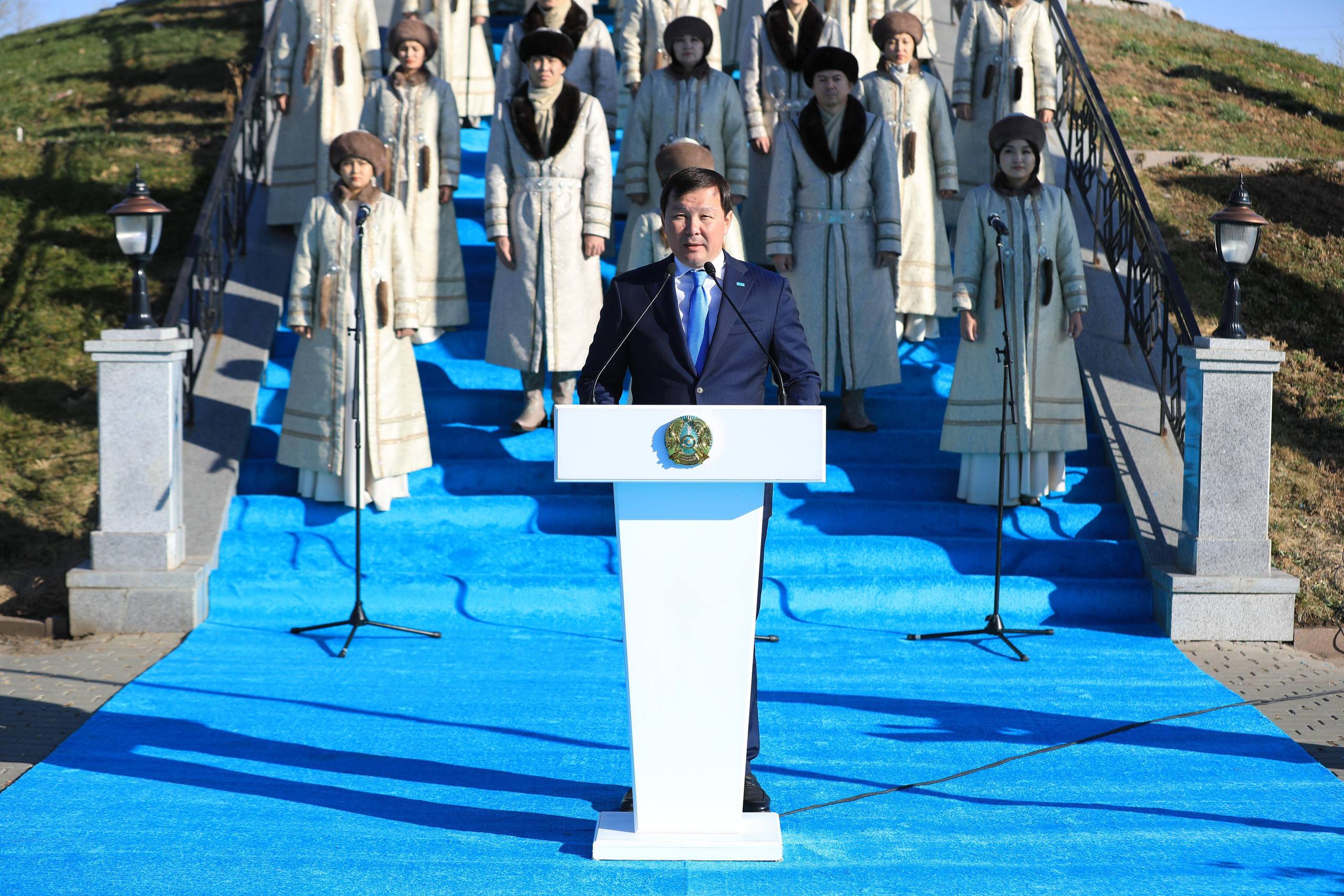 Республика күні Ақтөбеде Мемлекеттік Туды көтеру салтанаты өтті