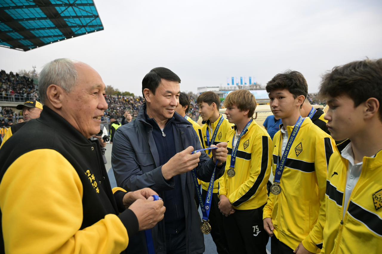 Алматылық «Қайрат» Қазақстанның бес дүркін чемпионы атанып, медаль саны бойынша рекорд орнатты