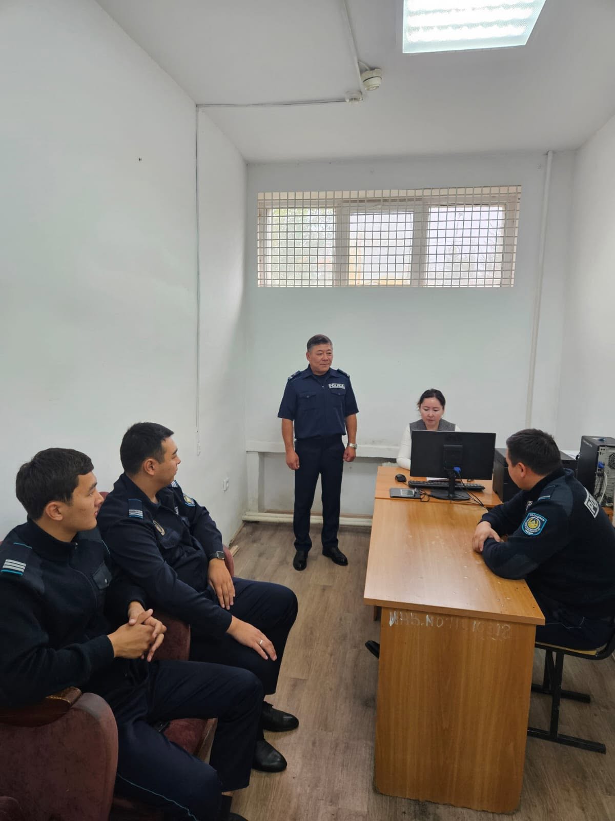 УАҚЫТША ҰСТАУ ИЗОЛЯТОРЫНДА