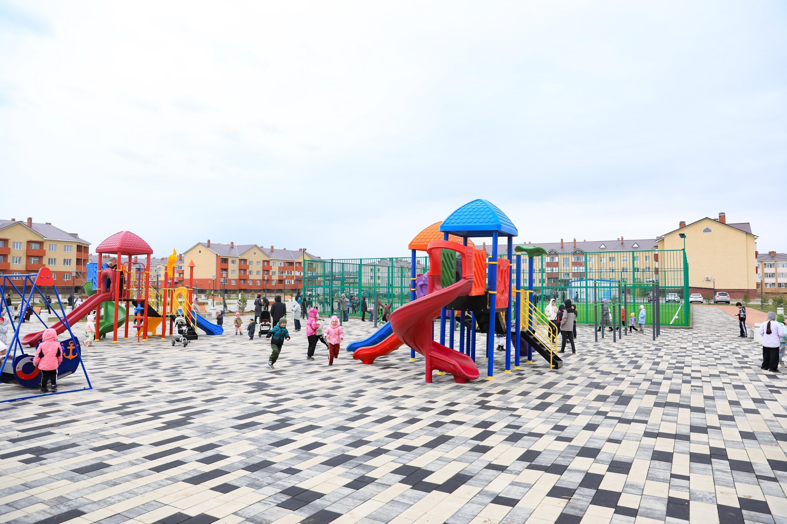 Ақтөбеде жеке кәсіпкер салған сквер халық игілігіне берілді