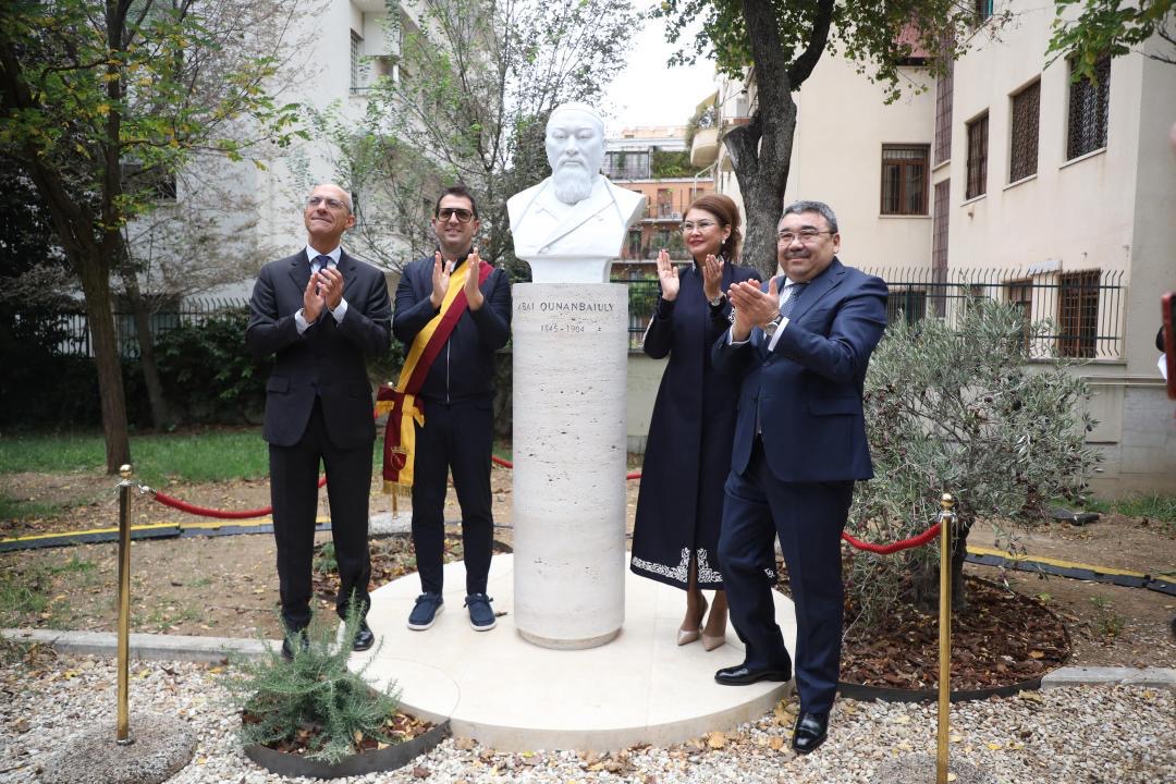 Рим қаласында Абайдың бюсті орнатылды