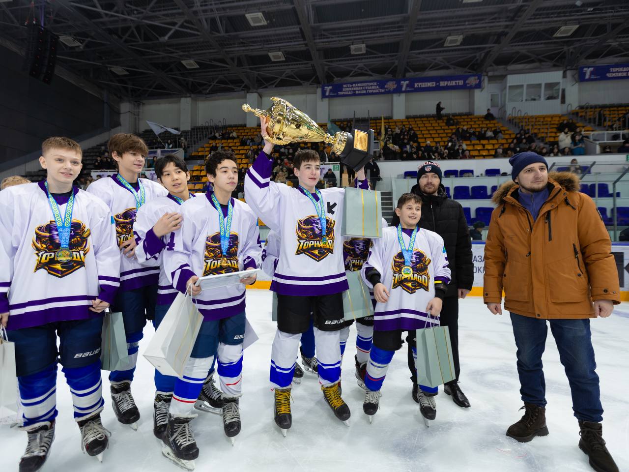 Өскеменде жастар арасында шайбалы хоккейден «Қысқы спорт-фест» турнирі өтті