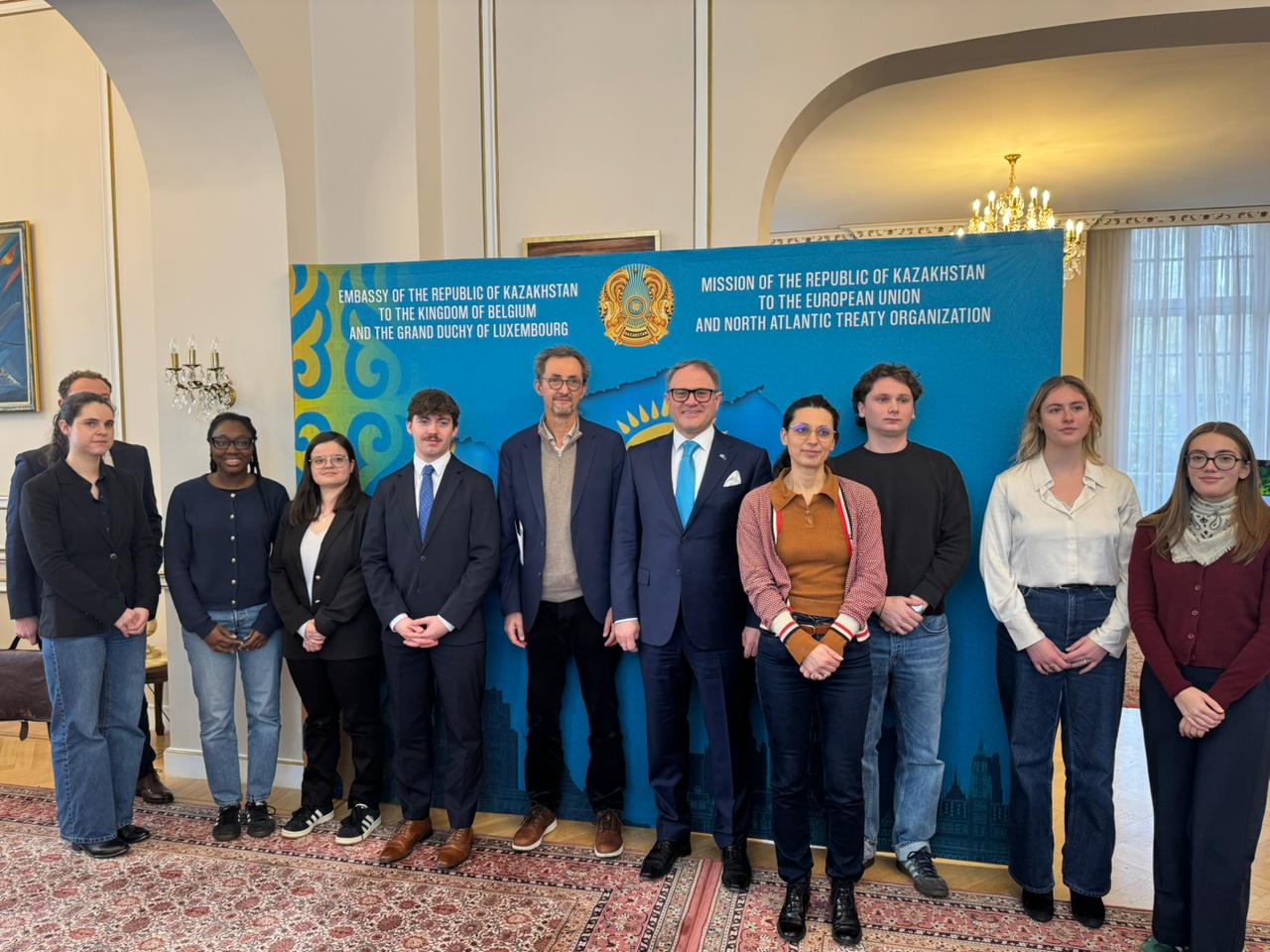 Конституциялық өзгерістерден цифрландыруға дейін: Брюссельдегі студенттермен кездесу