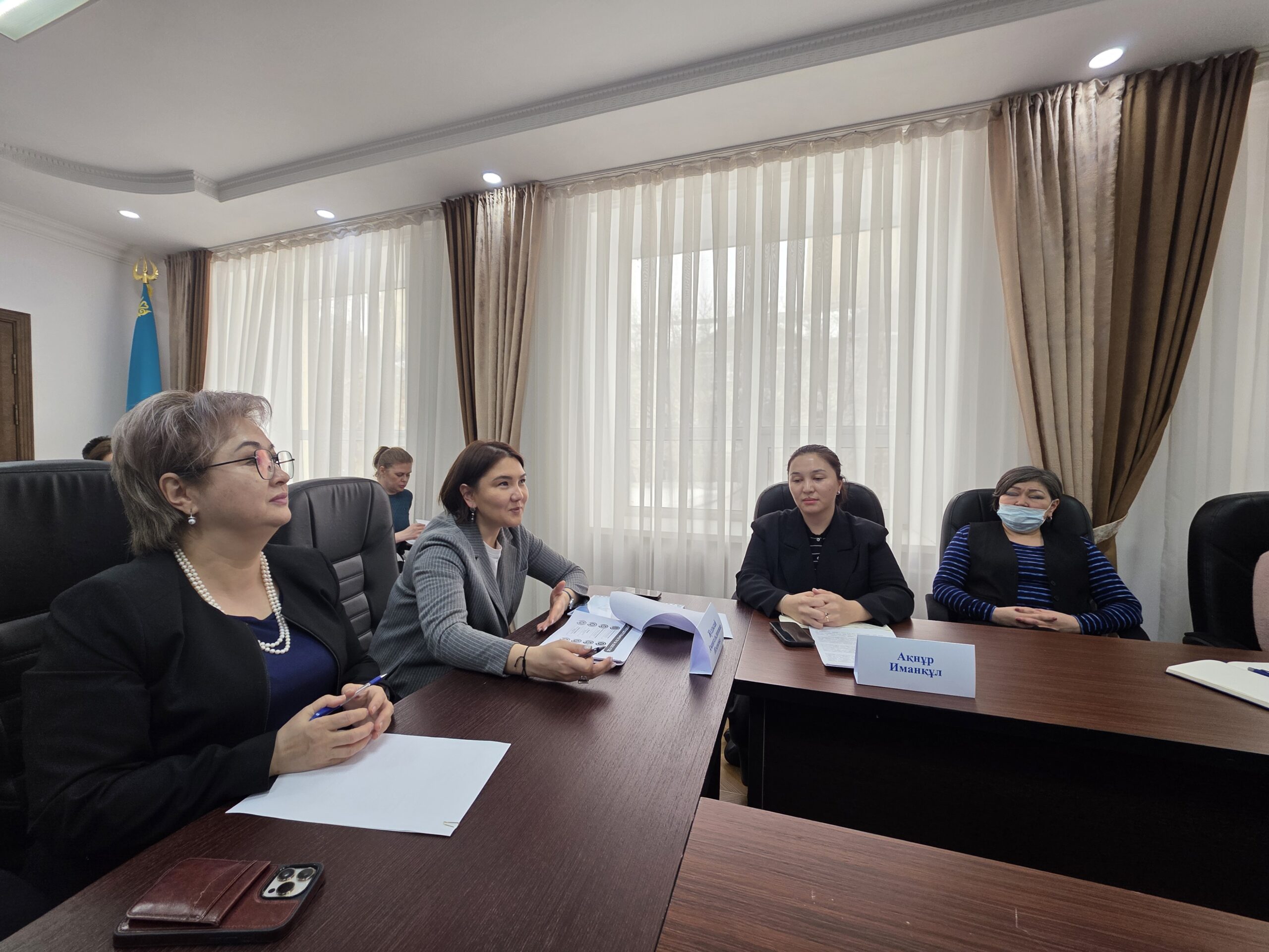 Астанада сарапшылар «Отбасылық құндылықтардың құқықтық негізі және әлеуметтік қорғау» – атты тақырыбы аясында жаңа Конституция жобасын талқылады.