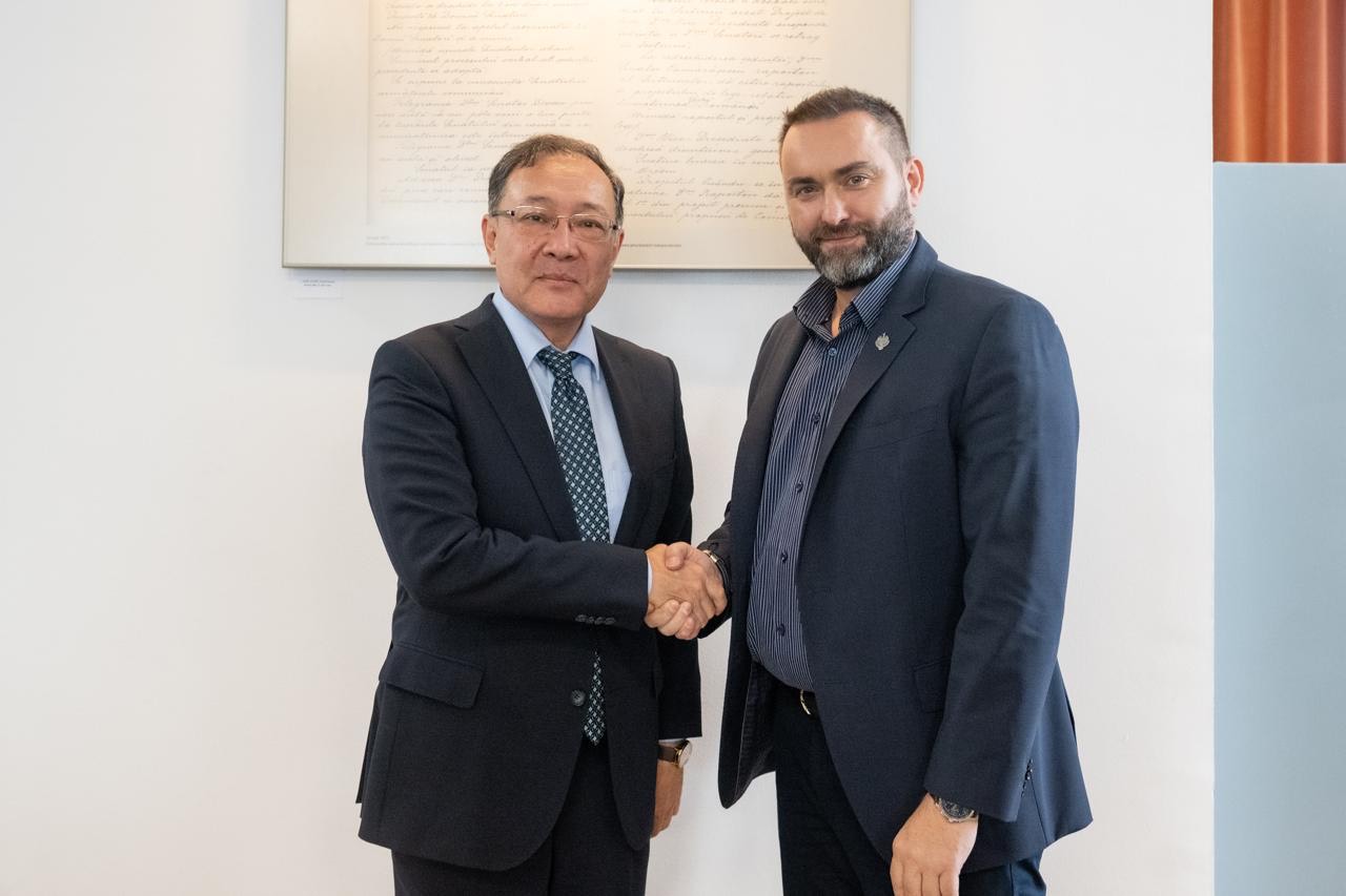 Қазақстанның конституциялық реформалары Румыния Парламентінде талқыланды