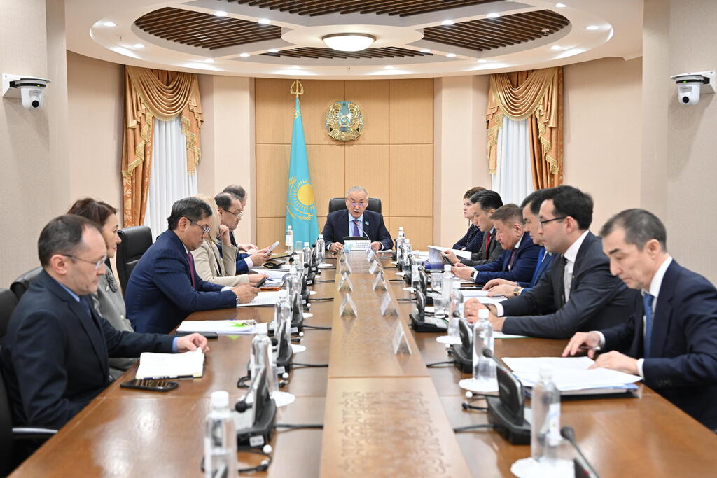 ҚР Сенатында зейнетақы жүйесін нығайту және дамыту шаралары талқыланды