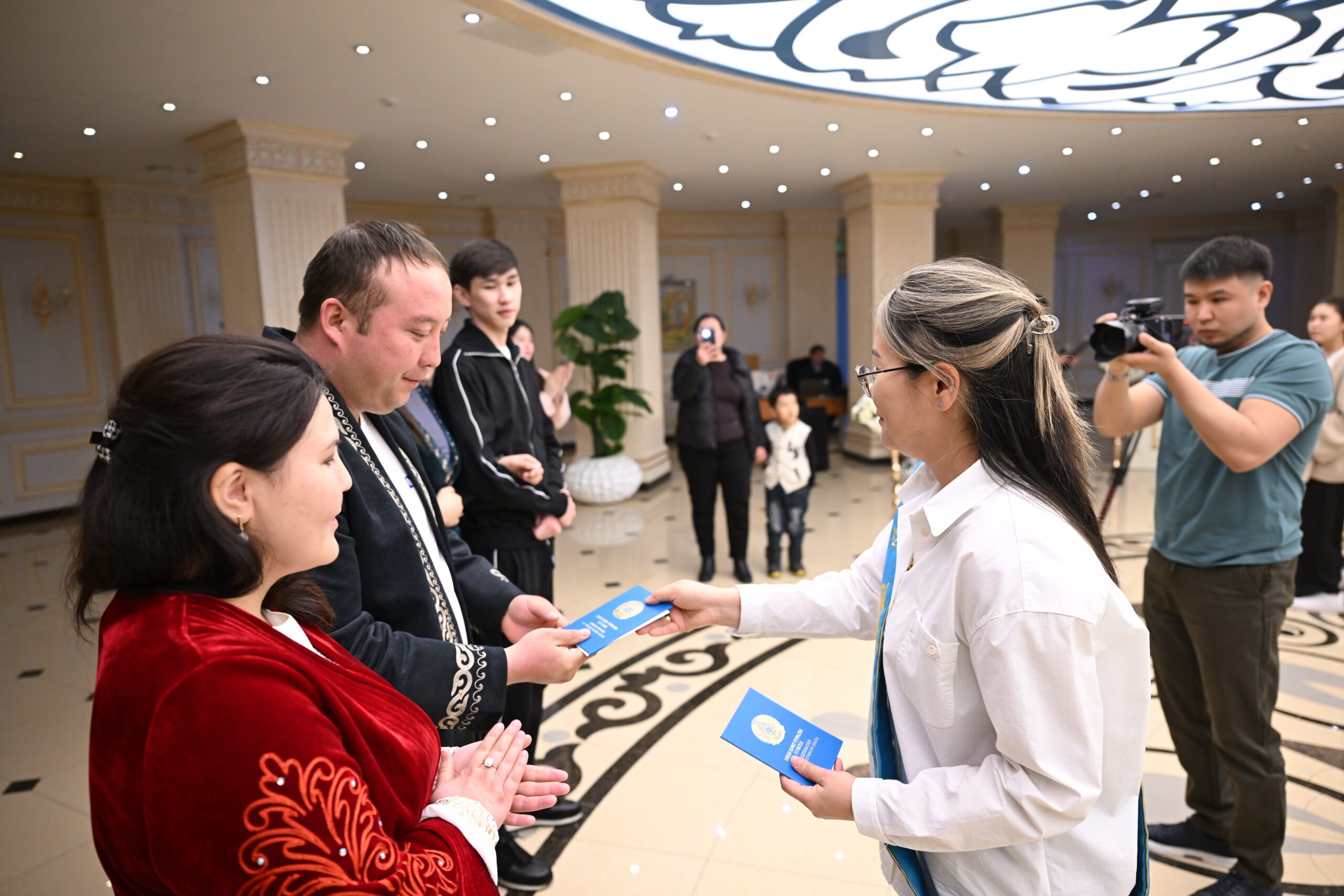 Наурызнама – 2026: Талдықорғанда «Шаңырақ күнінде» төрт жұп салтанатты түрде неке қиды