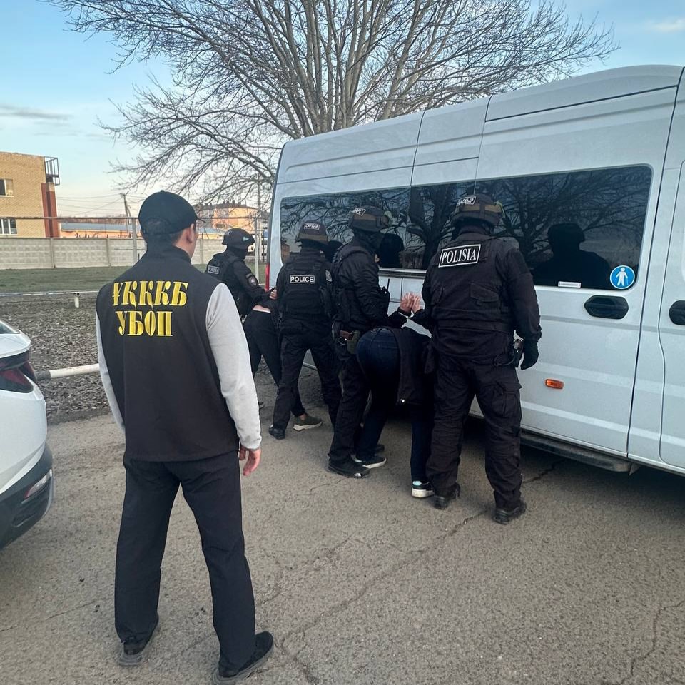 БҚО-да полицияның заңды талабына бағынбаған бір топ азамат ұсталды