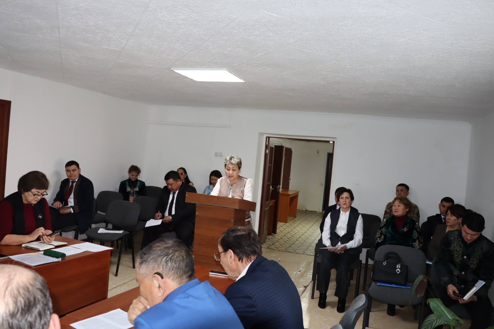 Аудандық мәслихаттың тұрақты комиссиясының отырысы