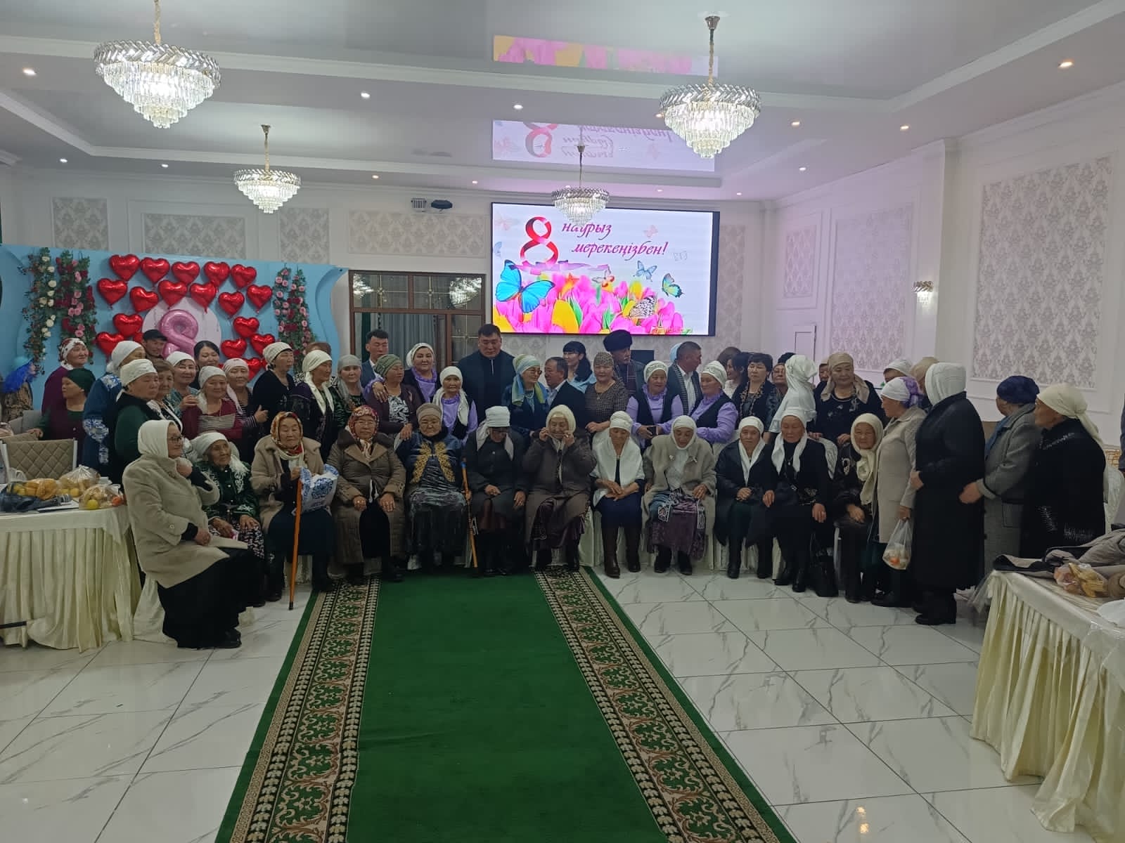 «Ана – өмірдің шуағы, ару – көктем ажары» мерекелік кеш