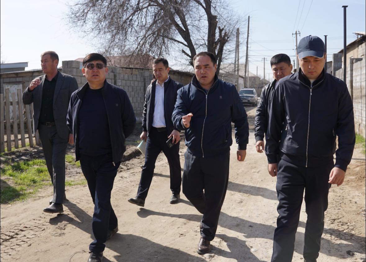 ШҰБАРСУ ЕЛДІ МЕКЕНІН ГАЗДАНДЫРУ ЖҰМЫСТАРЫ АУДАН ӘКІМІНІҢ БАҚЫЛАУЫНДА