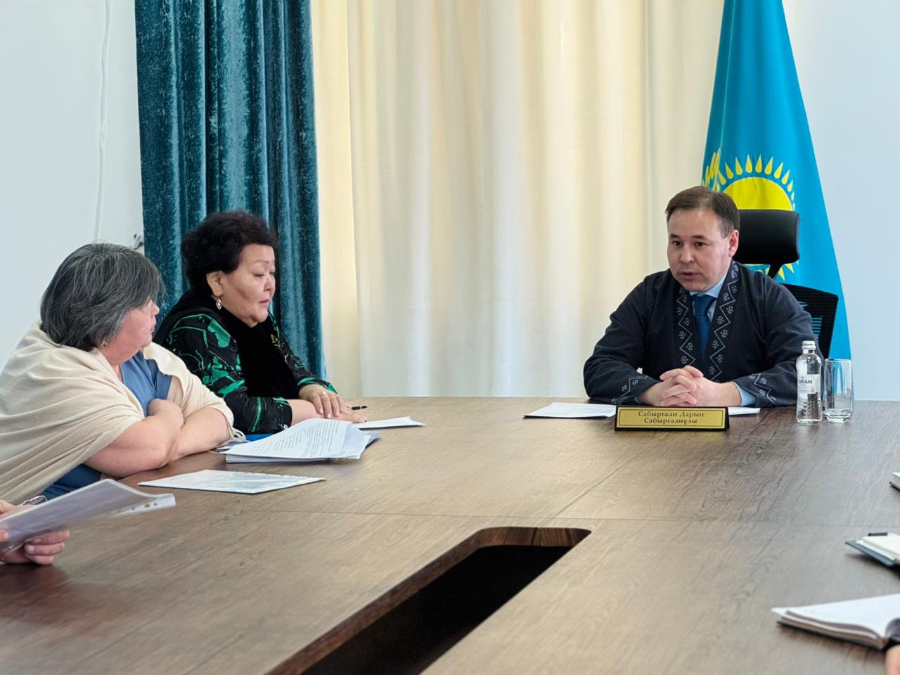 Целиноград ауданының әкімі Дарын Сабырғалиұлы азаматтарды жеке мәселелері бойынша кезекті қабылдауды өткізді