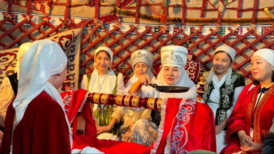 Ұлттық салт-дәстүр – ұлттың рухани қазынасы.