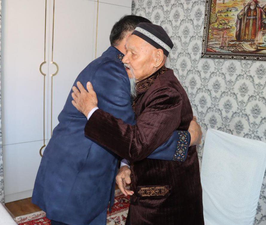 Ұлы Отан соғысының ардагері Яхия Тасыровты Амал мерекесімен құттықтады