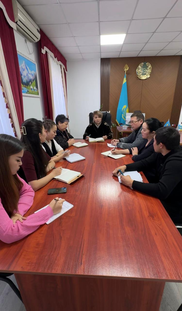 Қызметкерлер арасында семинар