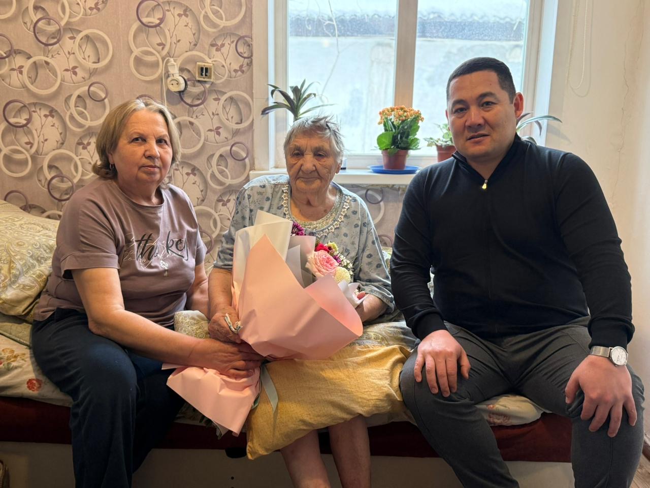 Байқоңыр ауданында 103 жастағы тыл ардагері дауыс берді