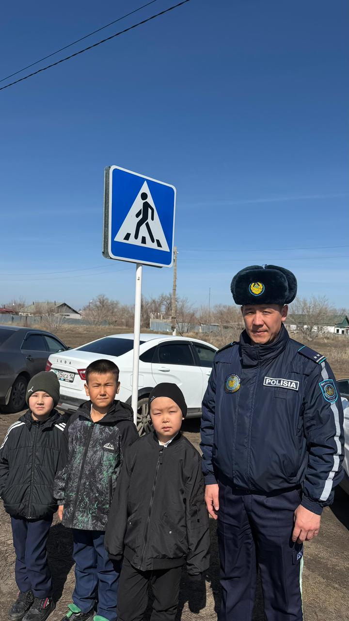 «МЕКТЕПКЕ ҚАУІПСІЗ ЖОЛ»: АҚҚУЛЫДА 1-СЫНЫП ОҚУШЫЛАРЫНА ТАНЫМДЫҚ САҒАТ ӨТТІ