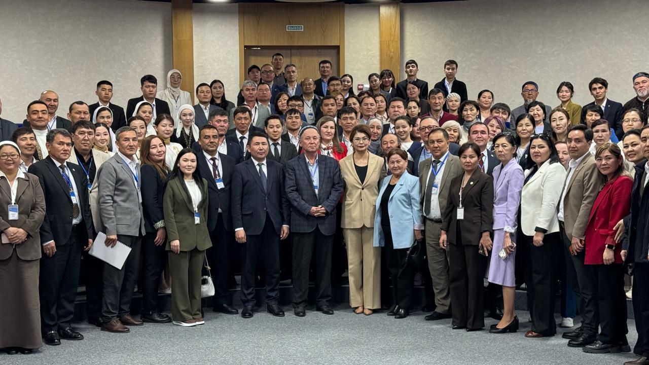 Аида Балаева «Әзірет Сұлтан» музей-қорығы ұжымымен музей саласын дамытудың негізгі бағыттарын талқылады