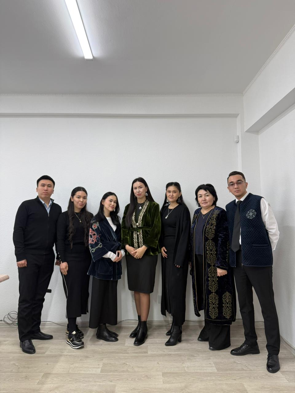 Алматы облысының «Тіл» оқу-әдістемелік орталығының ұйымдастыруымен Қазақстан Республикасы Денсаулық сақтау министрлігі Медициналық және фармацевтикалық бақылау комитетінің Алматы облысы бойынша департаменті қызметкерлерінің қатысуымен «Қазақша сөйлейік» клубының кезекті отырысы өтті.