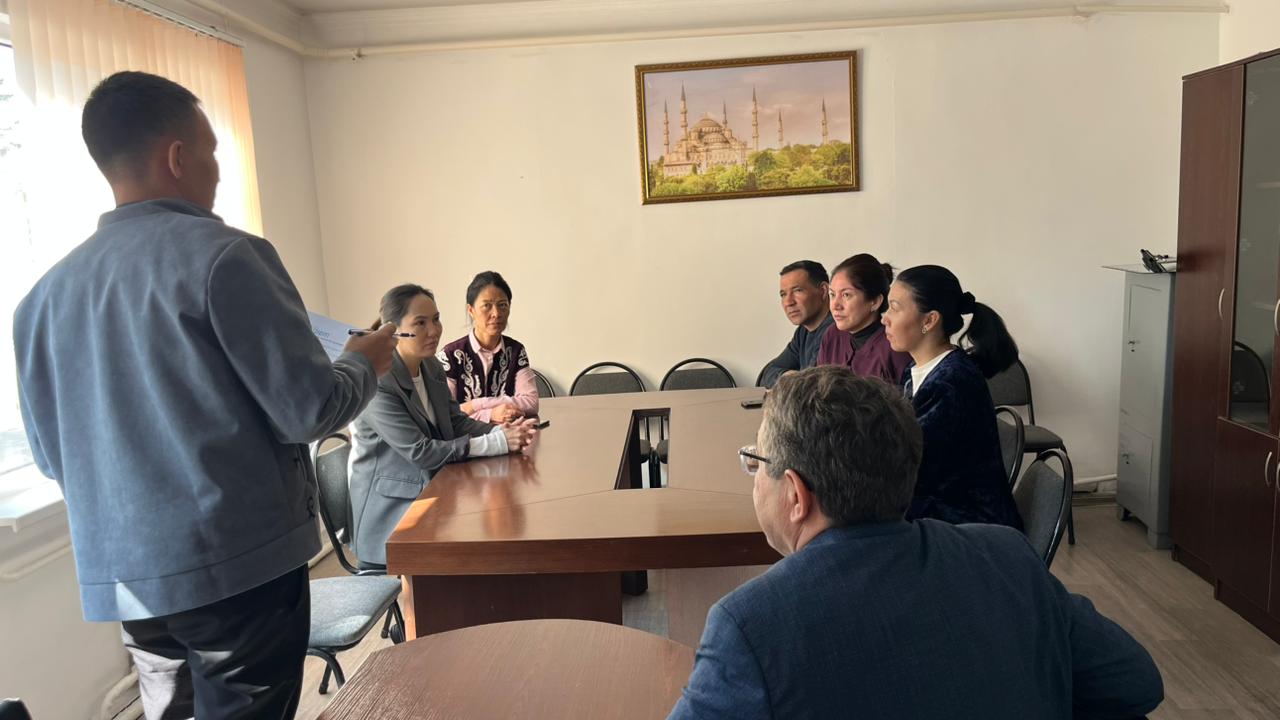 Қызметкерлер арасында семинар