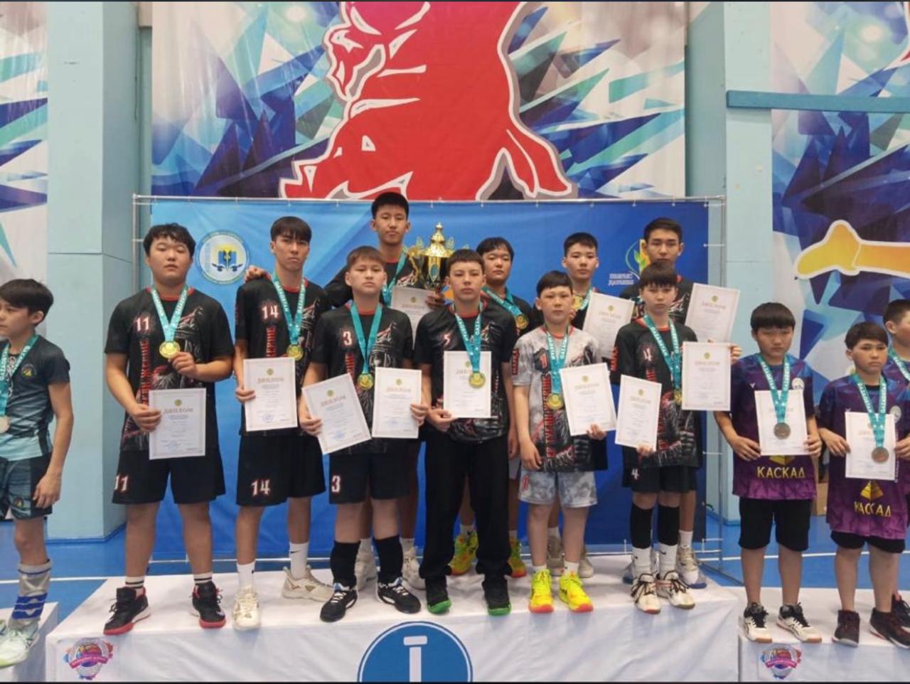 “Шұбар доп”.