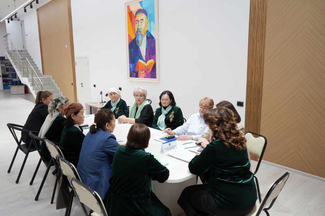 ШЫМКЕНТТЕ АНАЛАР ҚАУЫМЫ РЕФЕРЕНДУМ НӘТИЖЕЛЕРІН ҚОЛДАДЫ