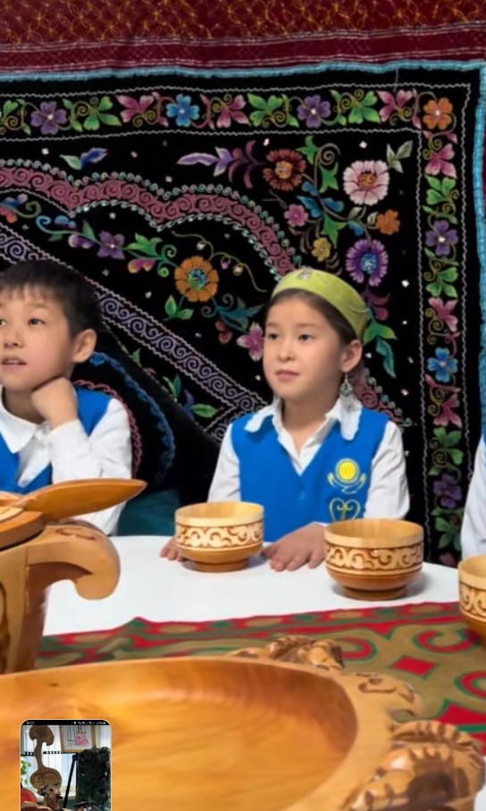 Ұлттық қолөнер бұйымдарын жасау бойынша шеберлік сағаты өткізілді.