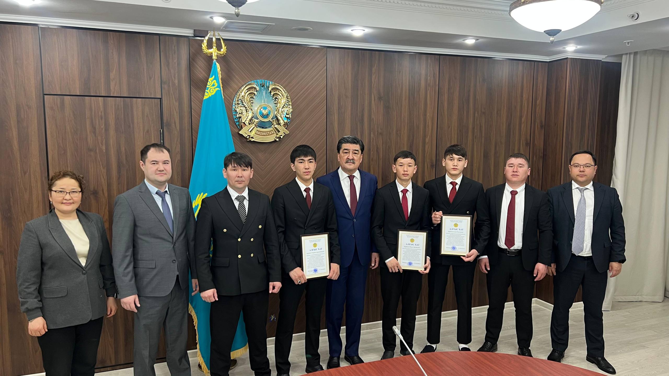 «Экоқорғаушылар» еріктілер тобының қатысушыларымен кездесу