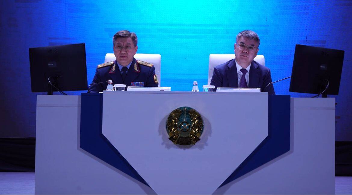 Атырауда білім беру ұйымдарындағы қауіпсіздік мәселелері талқыланды