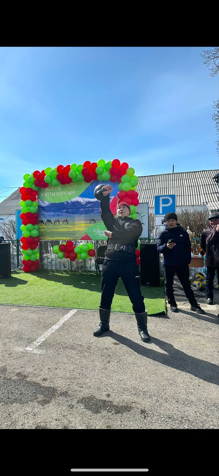 Кеншоқы ауылдық округінде наурыз мерекесі қарсаңында түрлі ұлттық ойындарға ерлер және әйелдер арасында  сайыстар өтті.