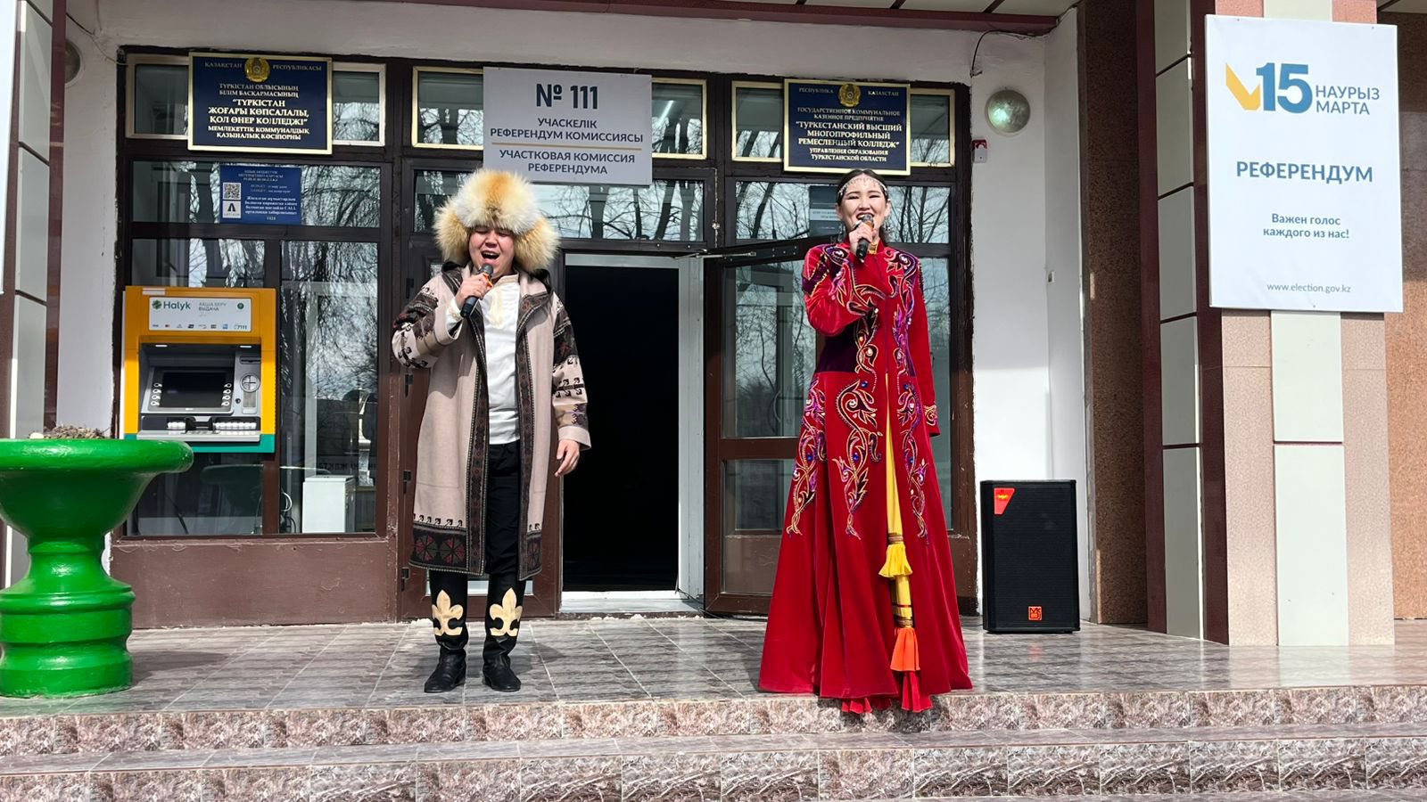 ТҮРКІСТАНДА РЕФЕРЕНДУМҒА КЕЛУШІЛЕРДІҢ ҚАРАСЫ ҚАЛЫҢ