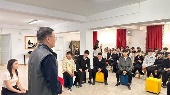 Жастар үн қосқан маңызды кездесу