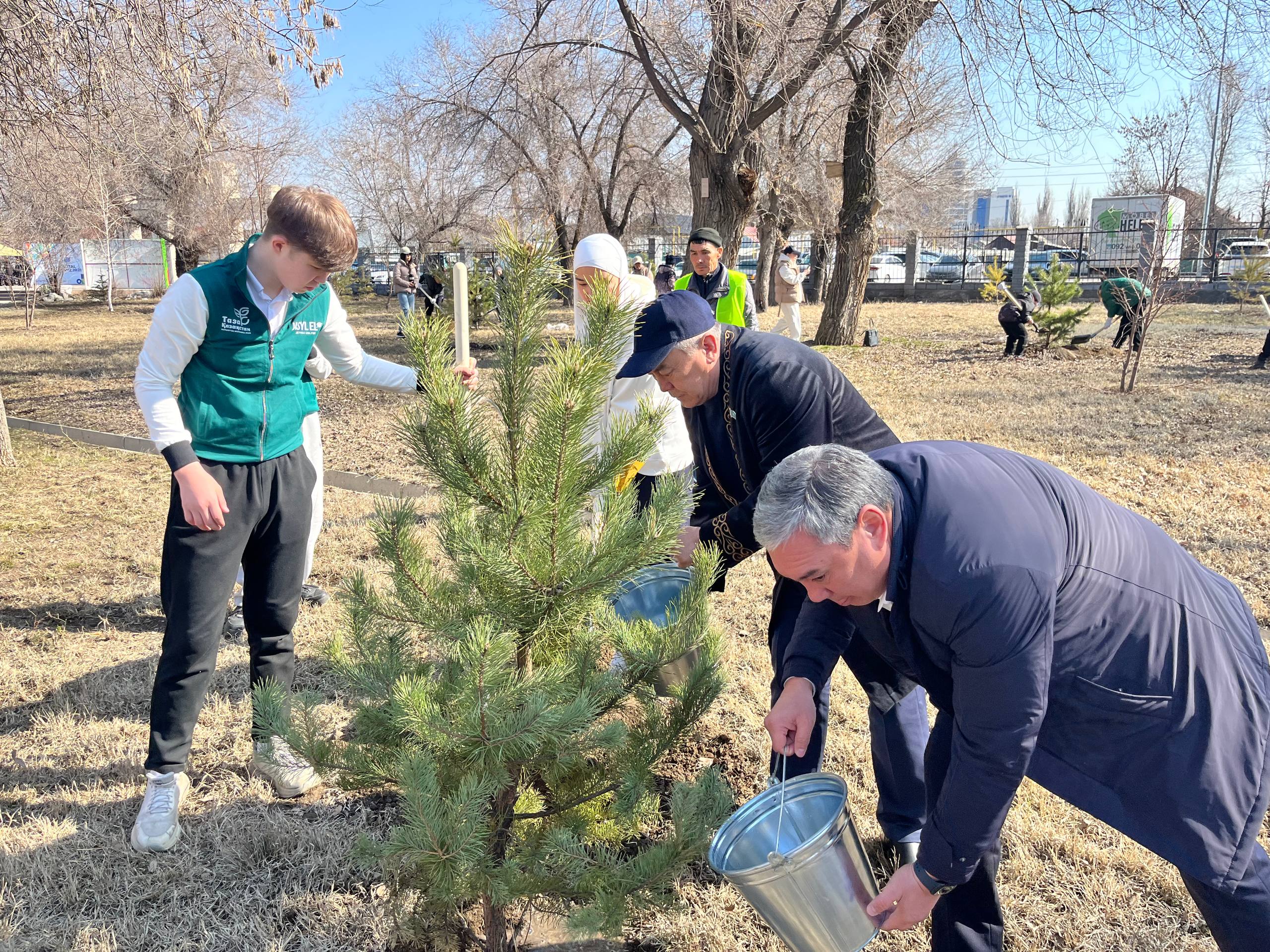 Наурыз мерекесі аясындағы – Жаңару күніне орай Талдықорған қалалық мәслихатының депутаттары көшет отырғызу жұмыстарына қатысты.