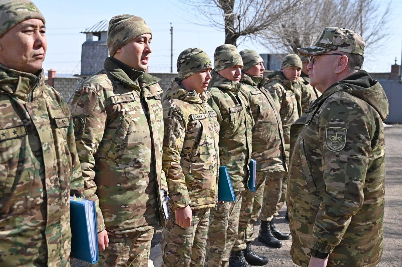 Қорғаныс министрінің орынбасары Алматы облысындағы әскери гарнизондарды тексерді
